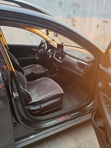 lada 2110: Kia Stonic: 2019 г., 1.4 л, Автомат, Бензин, Кроссовер — 4