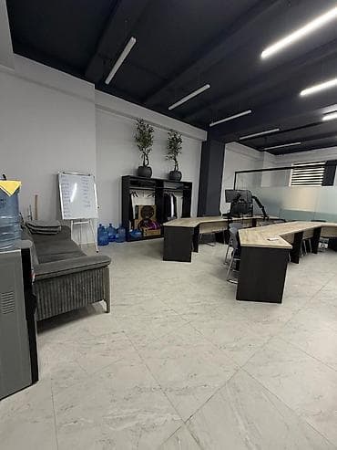 даяр бизнес ош: Кеңселерди ижаралоо, 65 м², Бизнес борборунда, Өзүнчө кире бериши менен, Юридикалык дареги менен — 2