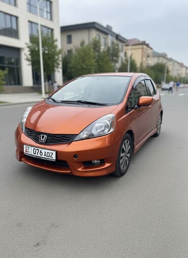 Honda Fit: 2012 г., 1.5 л, Автомат, Бензин, Хэтчбэк