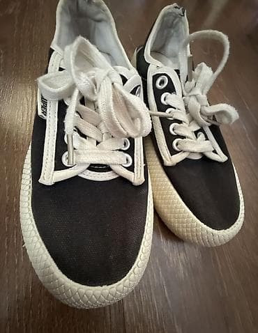 samsung galaxy a80: Обувь женская зима уги Оба в хорошем состоянии размер 37 кеды и летнее — 7