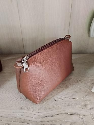 Косметичка, Материал: Искусственная кожа, Женские at lalafo.kg Косметичка, Материал: Искусственная кожа, Женские