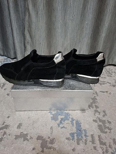 Личные вещи: Распродажа вещей)Есть и новые и б/у.Цены от 200с.Отдаю дёшево хорошие — 6