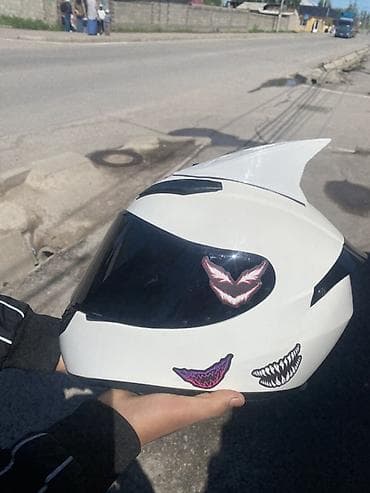 каски цена: Мотошлем — 4