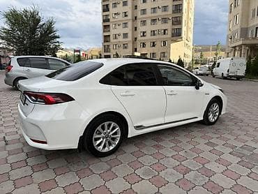 Toyota Corolla: 2021 г., 1.8 л, Автомат, Гибрид, Седан — 5