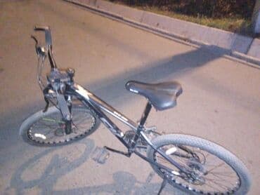 четырехколесные велосипеды: Горный велосипед с классической хардтейл-рамой. Особенности: - Размер — 1