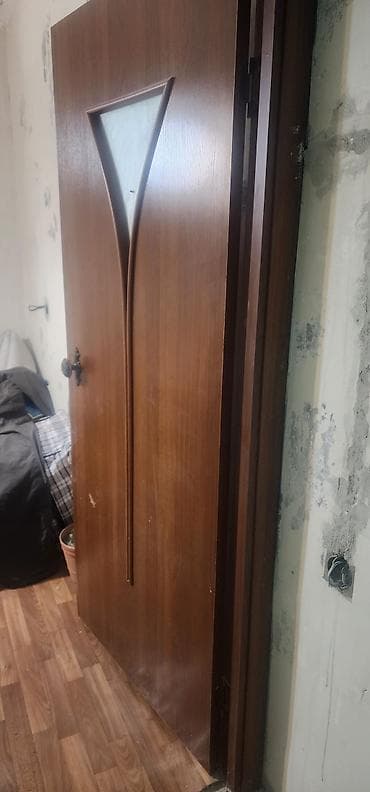 туалетная зеркало: Срочно продаём Межкомнатные двери 1500 сом одна Подходят для — 2