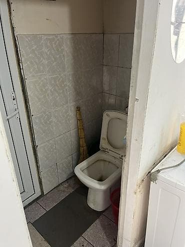аренда место рынок кызыл кыя: Продаю помещение с площадью 20 кв. м. с отдельным входом на первом — 5