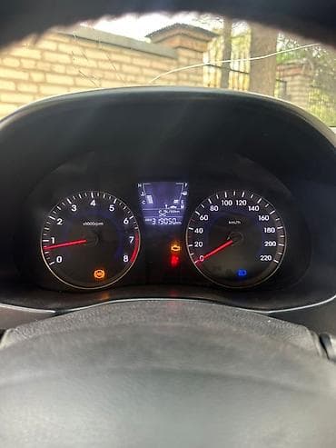 Транспорт: Hyundai Accent: 2011 г., 1.6 л, Механика, Бензин, Седан — 5