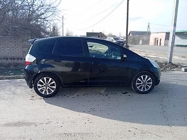Продажа авто: Honda Fit: 2009 г., 1.3 л, Робот, Бензин, Хэтчбэк — 7