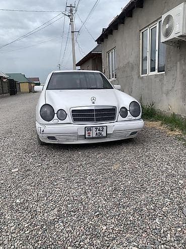 Mercedes-Benz E-Class: 1995 г., 2 л, Механика, Бензин, Седан