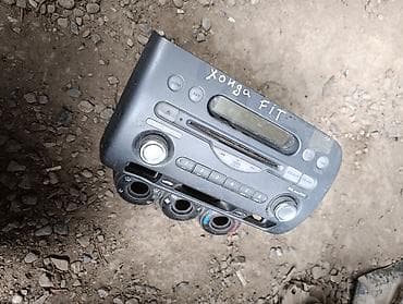 адаптор 12 вольт на танометр: Штатная магнитола с блоком управления климатом для Honda Fit — 3