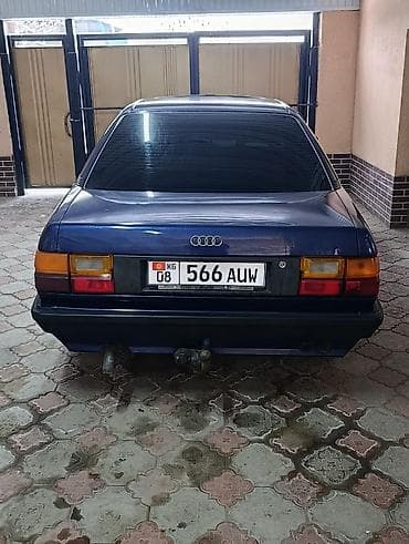 Audi 100: 1989 г., 2.3 л, Механика, Газ, Седан