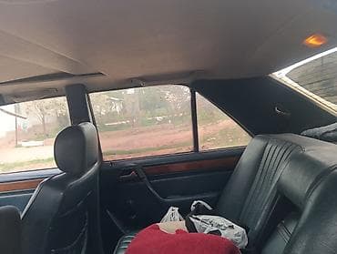 перекур аккумулятор: Mercedes-Benz W124: 1988 г. — 7