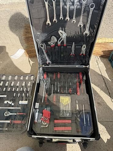 генератор транзит: Набор инструментов в алюминиевом чемодане, 187 предметов (Professional — 2