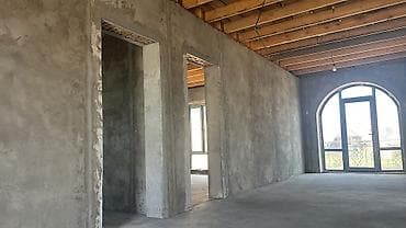 эмне сай: 🏡 САТЫЛАТ! ЗАМАНБАП ЖАНА КЕҢ ҮЙ 📍 Үйдүн жалпы аянты: 185 м² 🏠 Эки — 4