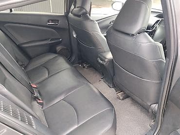 step 2: Toyota Prius: 2021 г., Гибрид, Лифтбек — 7