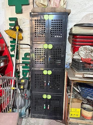 Металлический шкаф с ячейками (локеры), 8 секций - Материал: сталь