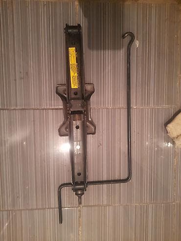 Продаю домкрат оригинал Америка для легковых авто. Цена: 1500 сом at lalafo.kg Продаю домкрат оригинал Америка для легковых авто. Цена: 1500 сом