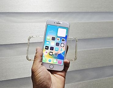 Техника и электроника: IPhone 8, Б/у, 64 ГБ, Серебристый, Чехол, 100 % — 1