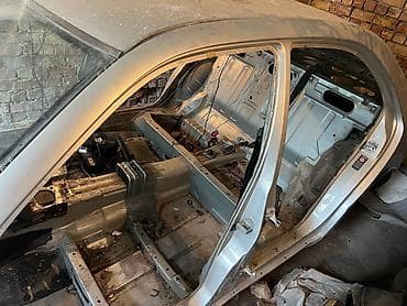 model y: Mercedes-Benz E-Class: 2001 г., Седан — 5