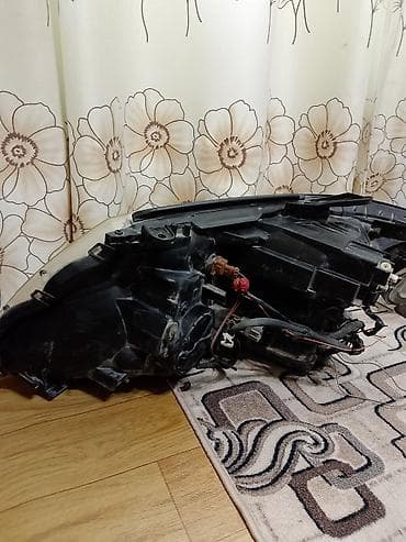 led h7: Комплект передних фар Toyota Б/у — 6