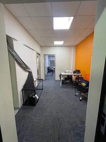 Коммерциялык мүлк: Кеңселерди ижаралоо, 140 м², Турак комплексинде — 2