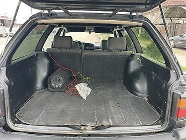 Volkswagen Passat Variant: 1993 г., 2 л, Механика, Универсал