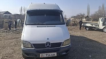 мерседес бенс варио кабина: Легкий грузовик, Mercedes-Benz — 3