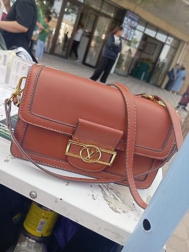 Классические сумки: Классическая сумка, Louis Vuitton, Россия, Материал: Экокожа, Регулируемый ремень, Женские, Б/у — 1