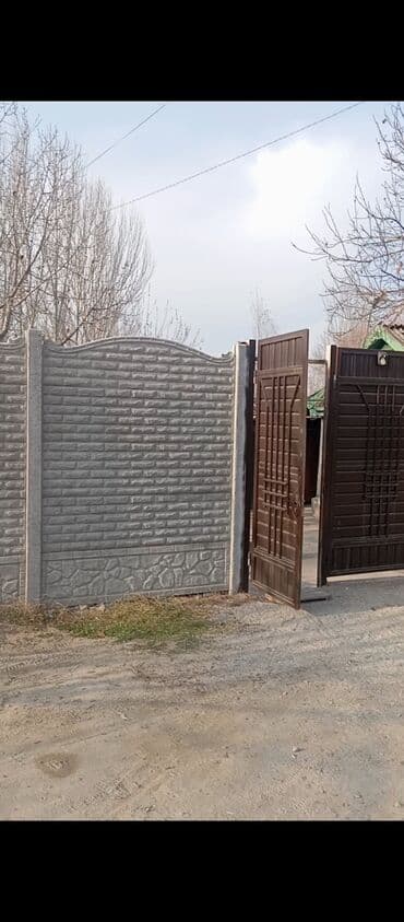 Сдаю в аренду дом без хозяина. в доме имеется 3 жилые комнаты. дом