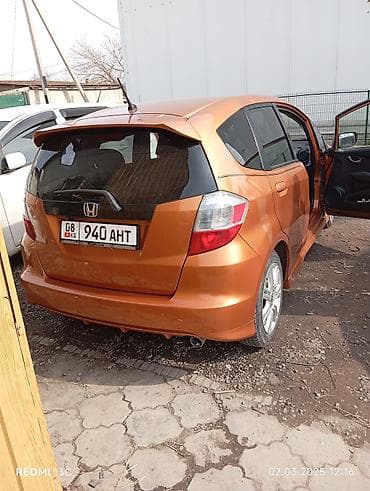 малолитражка машина: Honda Fit: 2010 г., Бензин, Хэтчбэк — 5