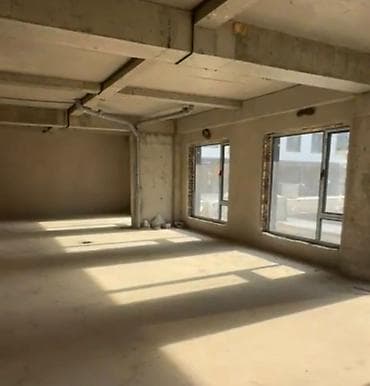 Коммерческая недвижимость: Продажа магазинов В жилом доме, 138 м², Готовая ПСО (под самоотделку), Отдельный вход, 1 этаж — 4