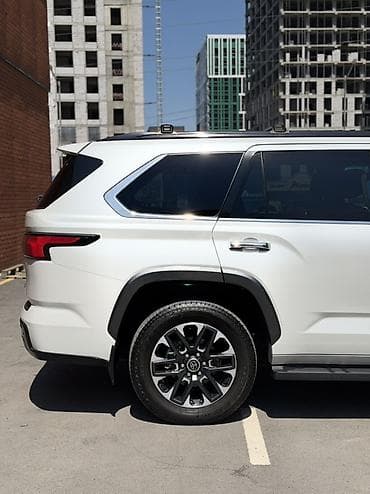 bnw e34: Toyota Sequoia: 2022 г., 3.5 л, Автомат, Гибрид, Внедорожник — 8