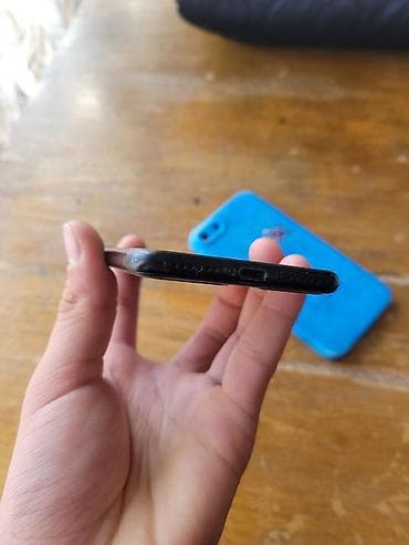 redmi note 10 бу: IPhone SE 2020, Б/у, 64 ГБ, Черный, Зарядное устройство, Чехол, 76 % — 5