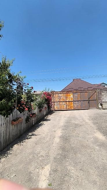 Дома: Продается дом с участком 5 соток в районе Арча-Бешик.Есть природный — 5