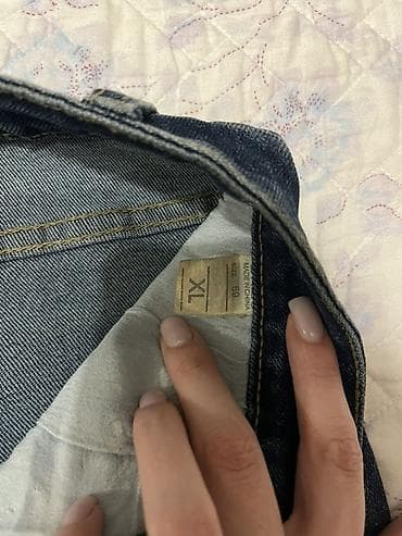 джинсы xl: Джинсы женские, темно-синий деним Характеристики: - Посадка: средняя — 4