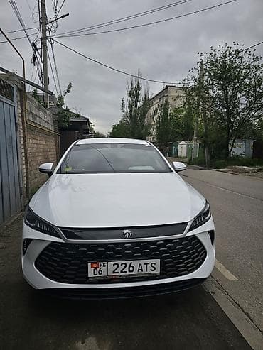 byd e2 2021: BYD Qin: 2025 г., 1.5 л, Вариатор, Гибрид, Лифтбек — 1