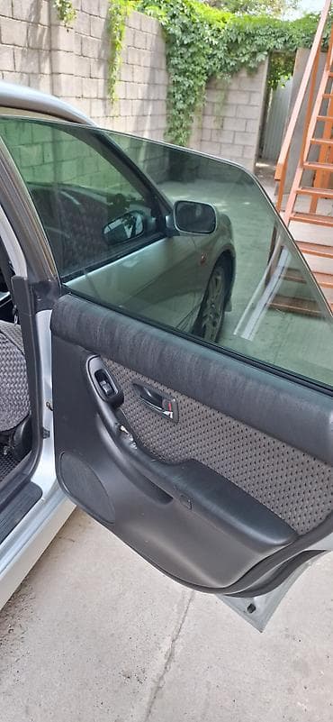 Subaru Legacy: 2001 г., 2.5 л, Автомат, Бензин, Седан — 9