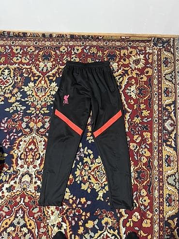 Пончо: Спортивные штаны Liverpool FC - Цвет: черный с контрастными красными lalafo.kg да — 1 Пончо: Спортивные штаны Liverpool FC - Цвет: черный с контрастными красными — 1