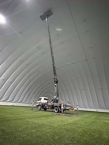 jack e4: Автовышка/телескопический подъемник на шасси грузовика для высотных — 1