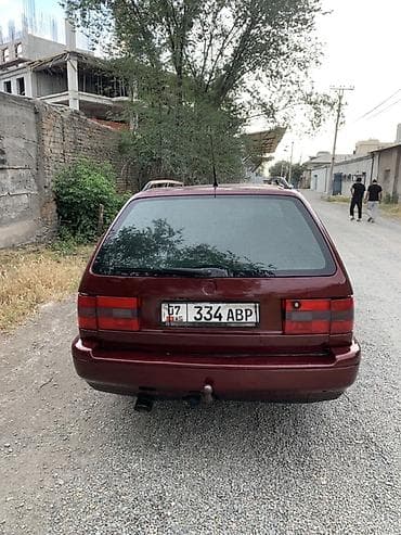 Volkswagen Passat Variant: 1994 г., 1.8 л, Механика, Бензин, Универсал — 4