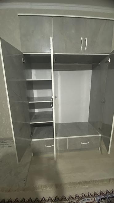 кийимдер бу: Прихожая с шкафом и зеркалом + трехдверный платяной шкаф, выполненные — 2