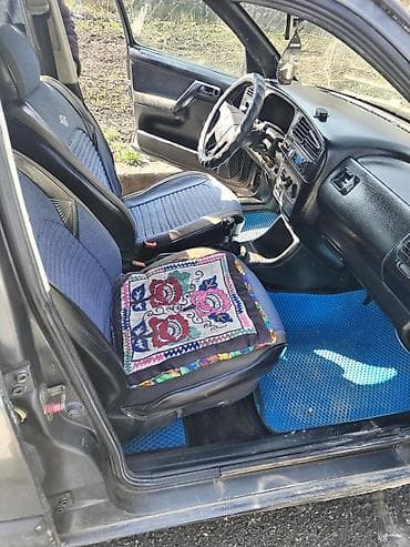 corolla s: Volkswagen Golf: 1994 г., Хэтчбэк — 4