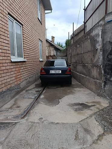 Транспорт: Mercedes-Benz C-Class: 1995 г., 1.8 л, Кол менен иштөөчү, Бензин, Седан — 2