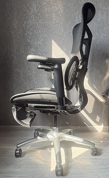 Массажные кресла: Офисное кресло, Новый, С колесиками, цвет - Черный, Самовывоз — 1