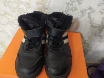 обувь ручной работы бишкек: Две пары зимней обуви: На первой фотке: женские/подростковые черные — 4