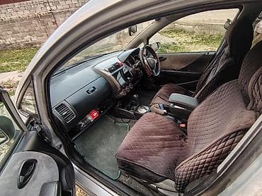 fit 2: Honda Fit: 2005 г., 1.3 л, Вариатор, Бензин, Хэтчбэк — 8