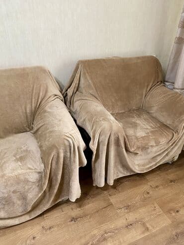 мяхкая мебел: Очень мягкие красивык кресела в классическом стиле. Характеристики: - — 12