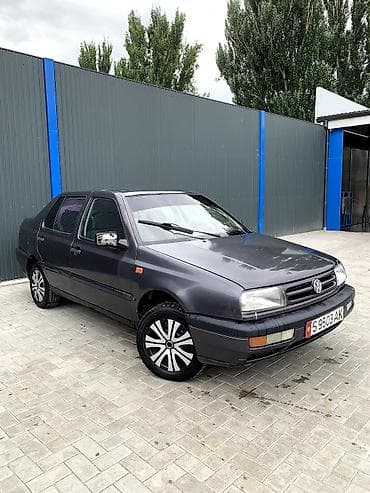 70 сом: Volkswagen Vento: 1994 г., Кол менен иштөөчү, Бензин, Седан — 3