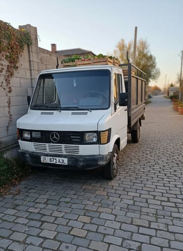 Грузовик, Mercedes-Benz, Стандарт, 3 т, Б/у at lalafo.kg Грузовик, Mercedes-Benz, Стандарт, 3 т, Б/у